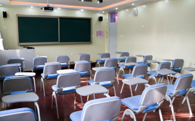 image.png 　　教室是學(xué)生學(xué)習(xí)的地方，所以它的亮度尤為重要